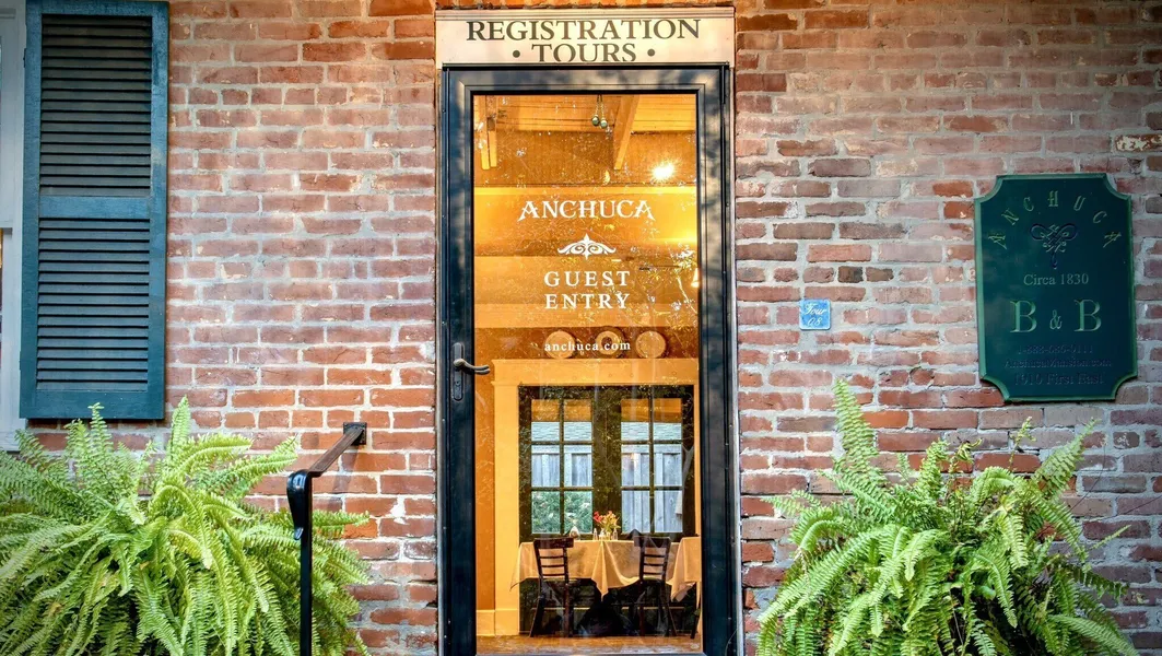 Anchuca Historic Mansion & Inn hotel detail image 2