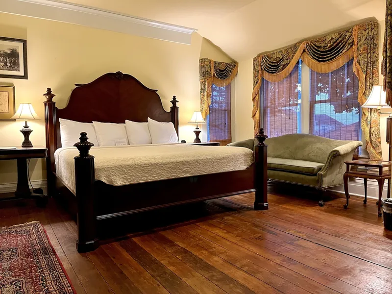 Anchuca Historic Mansion & Inn hotel detail image 6