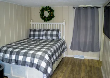 Whitehall Cottages hotel thumbnail 7