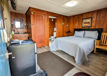 Riverside Motel hotel thumbnail 7