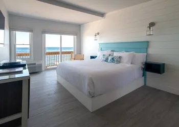 Falmouth Tides hotel thumbnail 3