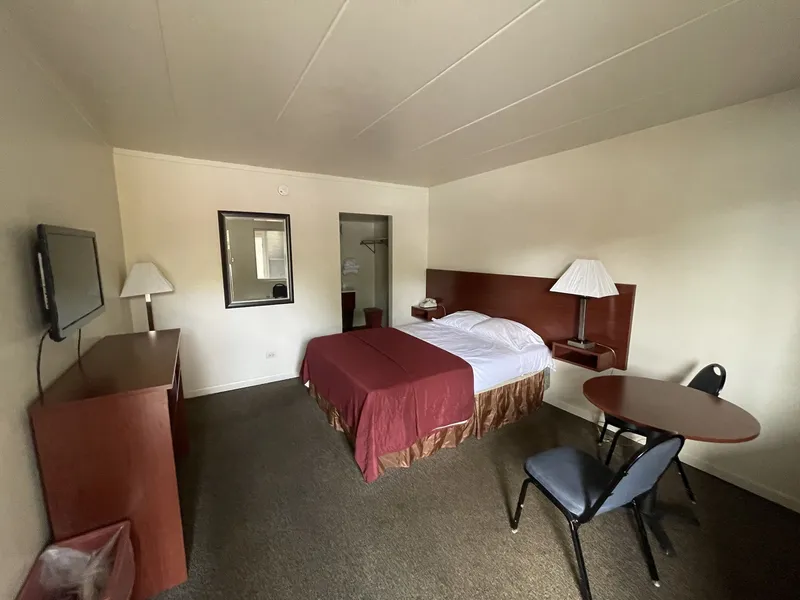 VIBE INN - WHIRLPOOLS SUITES - Lyons hotel detail image 6