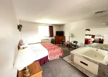 VIBE INN - WHIRLPOOLS SUITES - Lyons hotel thumbnail 8
