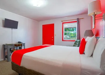 OYO Hotel Lamberton Hwy 14 hotel thumbnail 6