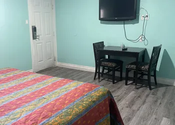 Economy Inn hotel thumbnail 6