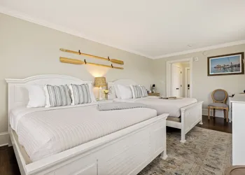 Tranquil House Inn hotel thumbnail 3