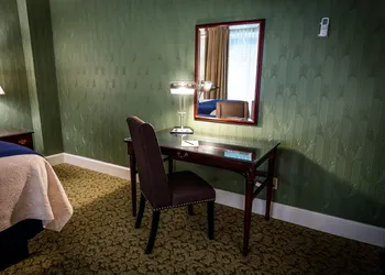 The Hotel Paisano hotel thumbnail 5