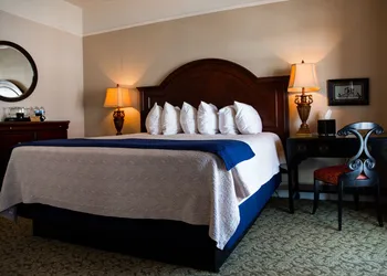 The Hotel Paisano hotel thumbnail 7