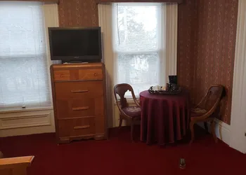 The Colonial Motel hotel thumbnail 4