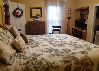 The Colonial Motel hotel thumbnail 7