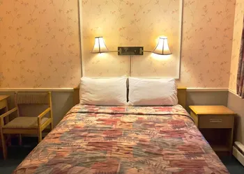 Adams Motel hotel thumbnail 7