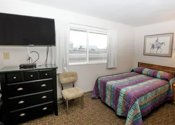 Condon Motel hotel thumbnail 7