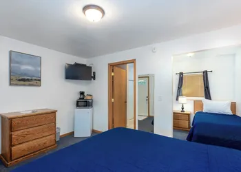 Cascade Motel hotel thumbnail 5