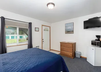 Cascade Motel hotel thumbnail 6