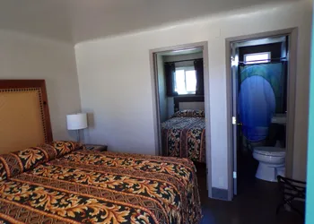 Cypress Tree Motel hotel thumbnail 2