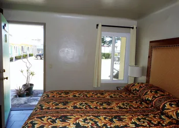 Cypress Tree Motel hotel thumbnail 6