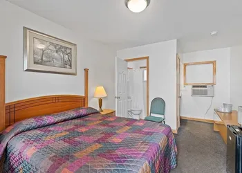 Riviera Motel Erie hotel thumbnail 4