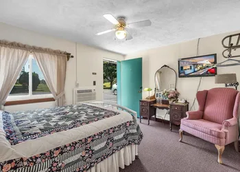 Williamston Inn hotel thumbnail 5
