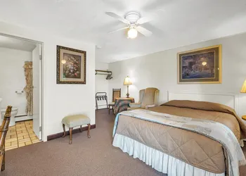 Williamston Inn hotel thumbnail 6