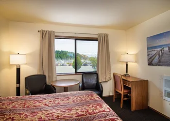 Cap Sante Inn hotel thumbnail 2