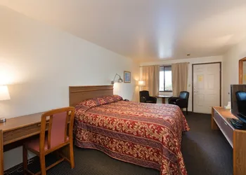 Cap Sante Inn hotel thumbnail 4