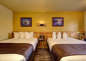 Holiday Motel & RV Park hotel thumbnail 6