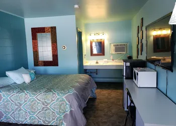Viking Inn hotel thumbnail 2