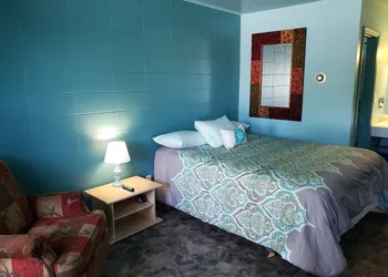 Viking Inn hotel thumbnail 5