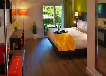 The Foothills Motel hotel thumbnail 3