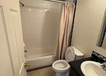 Airport Motel hotel thumbnail 7