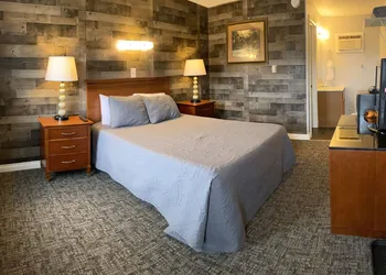 Pelican Motel hotel thumbnail 3