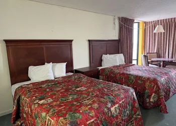 South Shores Motel hotel thumbnail 3