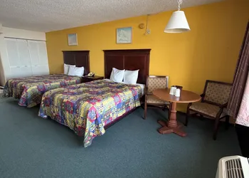 South Shores Motel hotel thumbnail 4