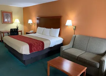 Coachman's Inn Motel hotel thumbnail 3