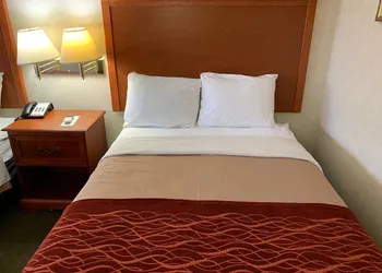 Coachman's Inn Motel hotel thumbnail 4