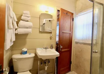 Big Rock Resort hotel thumbnail 8