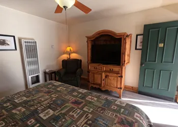 Creekside Lodge hotel thumbnail 2
