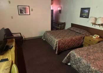 Big Horn Motor Inn hotel thumbnail 4