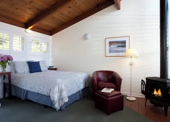 Tomales Bay Resort and Marina hotel thumbnail 5