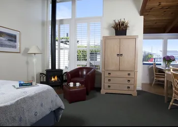 Tomales Bay Resort and Marina hotel thumbnail 7