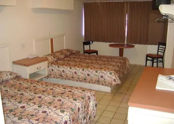 Hotel León hotel thumbnail 2