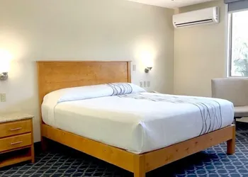 Hotel León hotel thumbnail 7