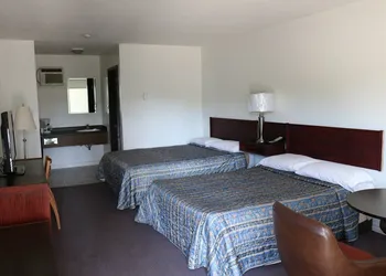 Country Squire Motor Inn hotel thumbnail 3