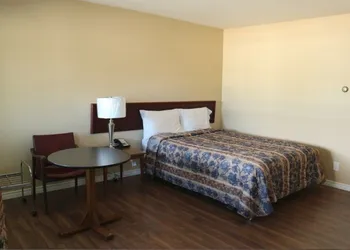 Country Squire Motor Inn hotel thumbnail 5