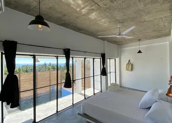 Soiree hotel thumbnail 5