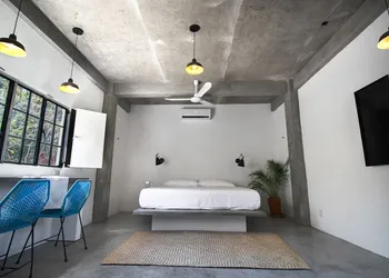 Soiree hotel thumbnail 8