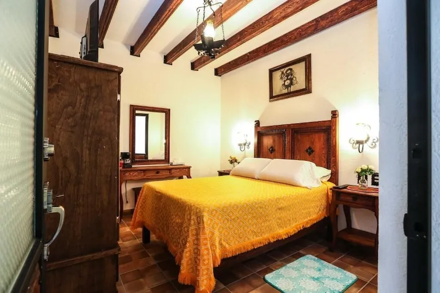 El Mesón del Quijote hotel detail image 2