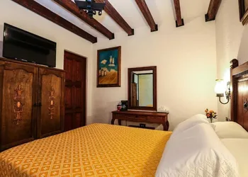 El Mesón del Quijote hotel thumbnail 3