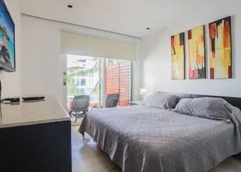 Elements 220 2 Bedroom Condo by RedAwning hotel thumbnail 5
