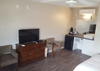 Oak Ridge Motel hotel thumbnail 5